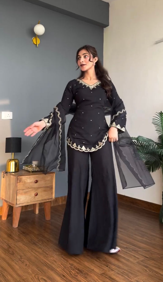 Women’s Jet Black Scalloped Embroidered Kurta Set with Wide-Leg Palazzos & Organza Dupatta